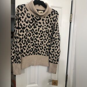 Women’s Yet Again sweater size small(cheetah print)